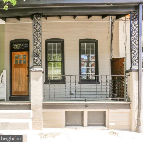 241 Elm St, Lancaster PA  17603-3445 exterior