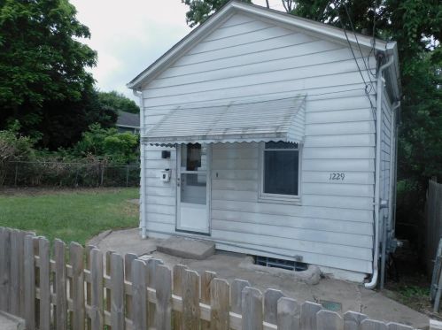 1229 Dewey Ave, Cincinnati OH  45205-1415 exterior