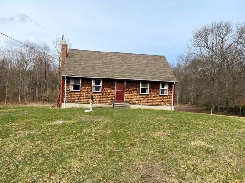 199 Evans Rd, Glocester, RI 02814-1567