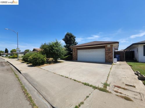 1728 Vine St, Lodi, CA 95242-3866