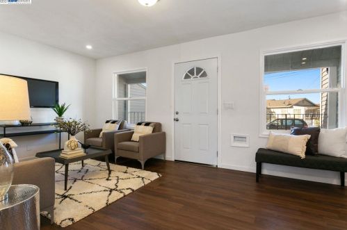 1570 Plz Dr, San Leandro CA 94578-1968 exterior