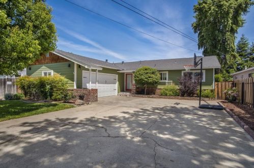 1619 Merritt St, Turlock, CA 95380-4241