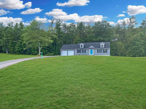 193 Village St, Concord, NH 03307-1963