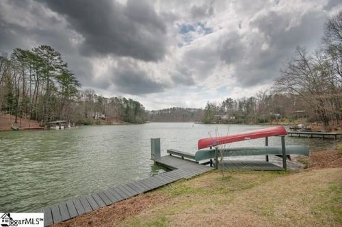 302 Shore Dr, Tamassee, SC 29686-2317