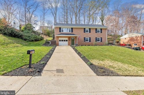 8618 Kerry Ln, Springfield, VA 22152-3202