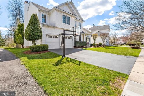 39 York Dr, Princeton, NJ 08540-7905