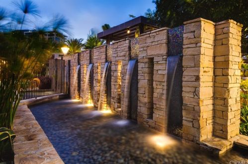 53 Waldorf, Irvine CA  92612-1066 exterior