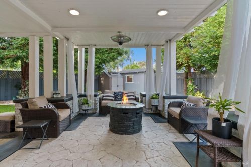 1068 Matthew Ct, Windsor CA  95492-8778 exterior