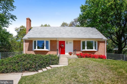 8143 Edmonton Ct, Springfield, VA 22152-3329