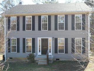 1074 Forest Ridge Dr, Newberry, SC 29108-4117