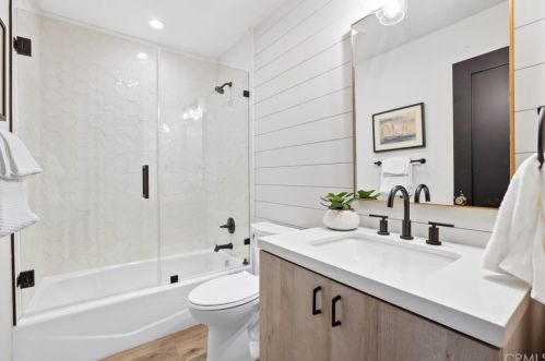 4042 Germainder Way, Irvine CA  92612-2106 exterior