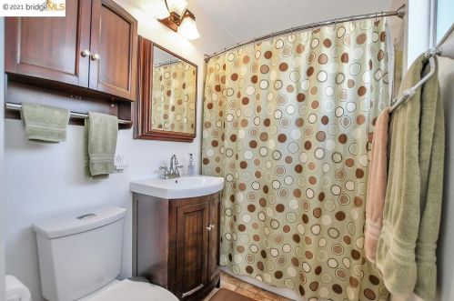 3562 Skylark Dr, Concord CA  94520-1515 exterior