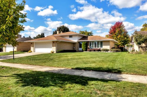 1804 Laurel Dr, Mount Prospect, IL 60056-1653