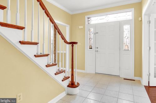 2073 Doral Dr, Harrisburg, PA 17112-1521