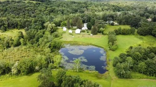 79 Cherry Hill Rd, Pomfret Center, CT 06259-2409