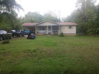 402 Castle Ave, Winder, GA 30680-7285