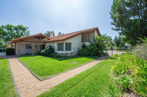 16355 Rancho Escondido Dr, Riverside CA  92506-5801 exterior