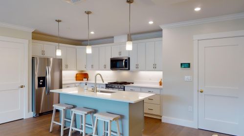5 Longview Dr, Hampstead, NH 03841-2015