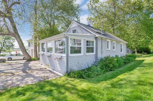6 Woodland Dr, Niantic, CT 06357-3313