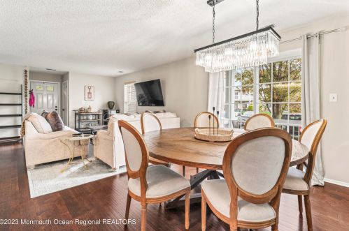 13 Lincoln Ct, Tinton Falls NJ  07712-3178 exterior