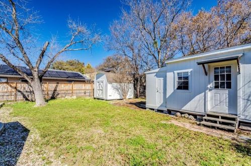 2425 Euclid Ave, Austin TX  78704-5419 exterior