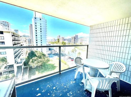 445 Seaside Ave, Honolulu HI  96815-2640 exterior