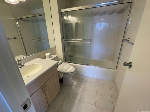 430 Lewers St, Honolulu HI  96815-2444 exterior