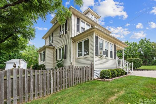 65 Carlton St, Edison, NJ 08837-3323