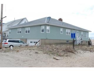 343 Atlantic Ave, Seabrook, NH 03874-4912