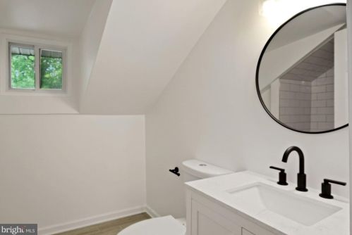 6511 Kansas Ln, Silver Spring MD  20912-4719 exterior