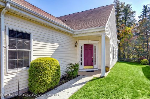 77 Pebble Beach Blvd, Jackson Twp, NJ 08527-4062