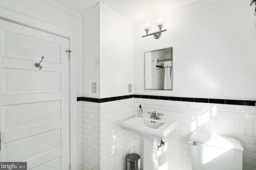 210 Jefferson Ave, Haddonfield NJ 08033-3410 exterior