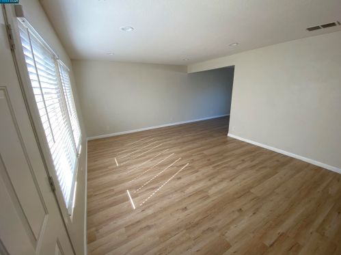 27763 Del Norte Ct, Hayward, CA 94545-4116