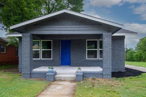 2937 Bomar Ave, Fort Worth, TX 76103-2404