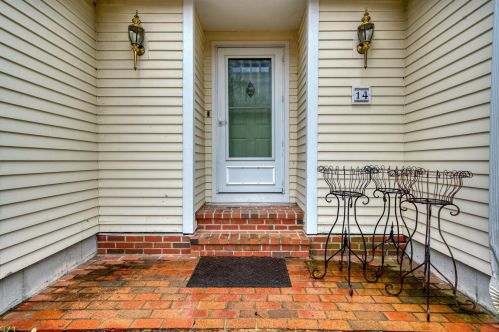 14 Northam Dr, Dover, NH 03820-2453