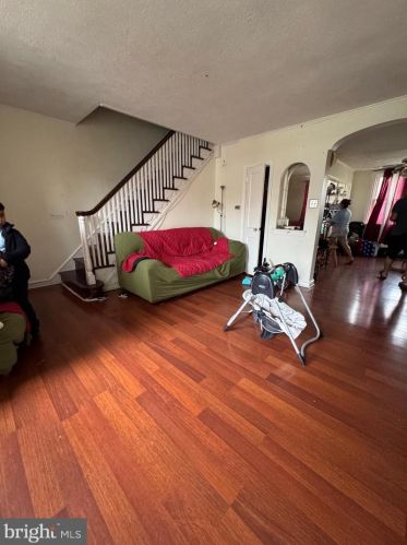 6829 Horrocks St, Philadelphia PA  19149-2213 exterior