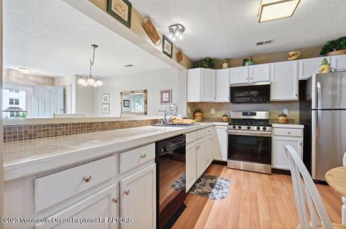 5 Phoenix Ct, Tinton Falls NJ  07712-7773 exterior