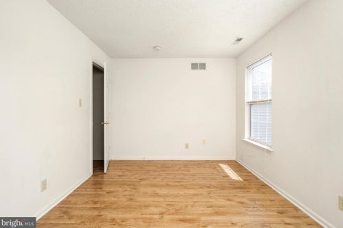 514 Eagles Chase Dr, Trenton NJ  08648-2539 exterior