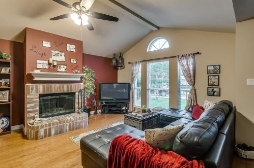 8100 Broken Arrow Rd, Fort Worth TX  76137-1291 exterior