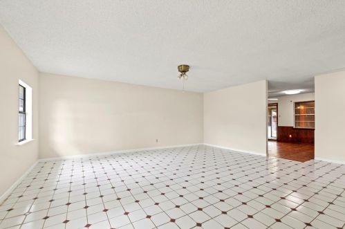 4305 Hanover Dr, Garland TX  75042-5255 exterior