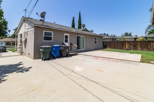 3835 Stansell Dr, Riverside CA  92501-1850 exterior