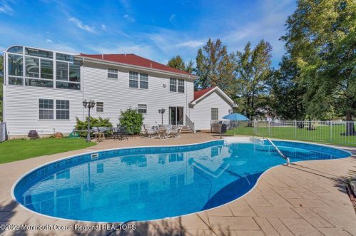 12 Jhan Dr, Jackson Twp, NJ 08527-4545