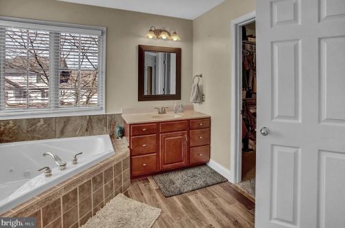 70 Pne Crk Dr, Carlisle PA  17013-9675 exterior