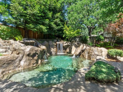 107 Moreland Ct, Folsom, CA 95630-2249