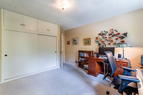 3902 Altura Ave, Glendale CA 91214-2501 exterior