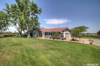 19505 Atkins Rd, Lodi, CA 95240-9715