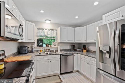 378 Chestnut Hill Rd, York, PA 17402-9560
