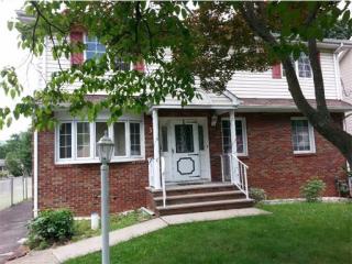 34 Clover Ave, Colonia, NJ 07067-2007