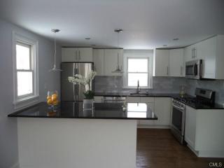 12 Sable St, Norwalk, CT 06854-4710