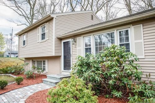 5 Croydon Ct, Wallingford, CT 06492-5008